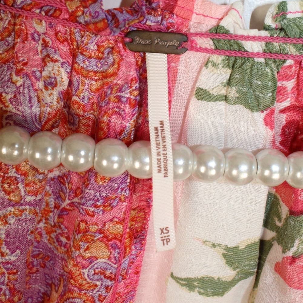 Free People Gemini Blouse in Pink Floral V Neck Buttondown Ruched Cuffs Size XS - Picture 9 of 11